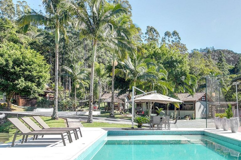 Four Seasons Farm | Peace & Nature Retreat