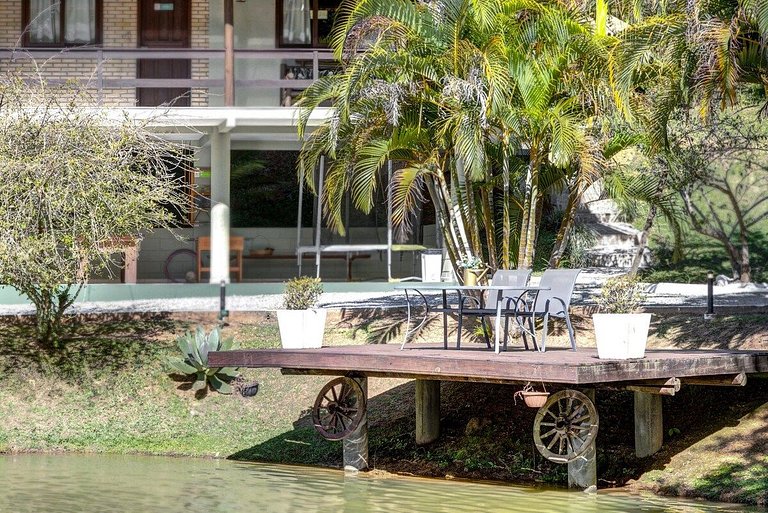 Four Seasons Farm | Peace & Nature Retreat