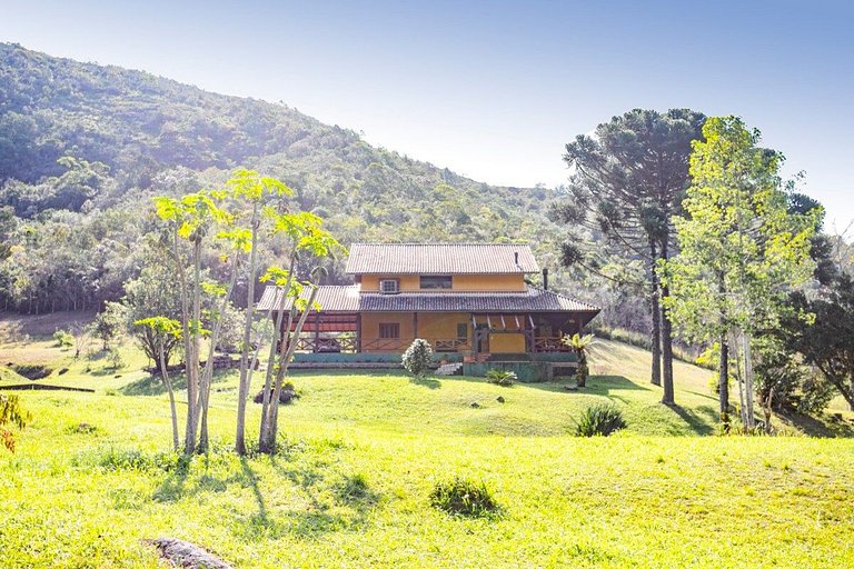 Mansión de la Emperatriz: Termas y Naturaleza