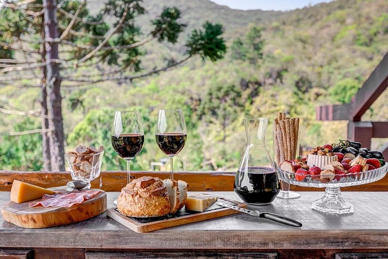 Mansión de la Emperatriz: Termas y Naturaleza