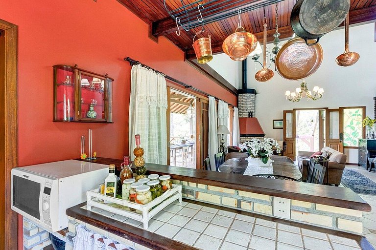 Mansión de la Emperatriz: Termas y Naturaleza