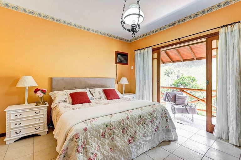 Mansión de la Emperatriz: Termas y Naturaleza