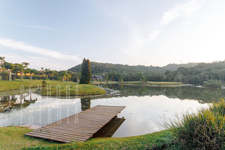 Casa Merlot com Lareira Quadra e Vista para Lago