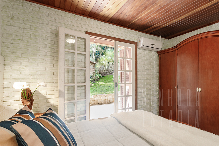 Casa Merlot con Chimenea, Cancha y Vista al Lago