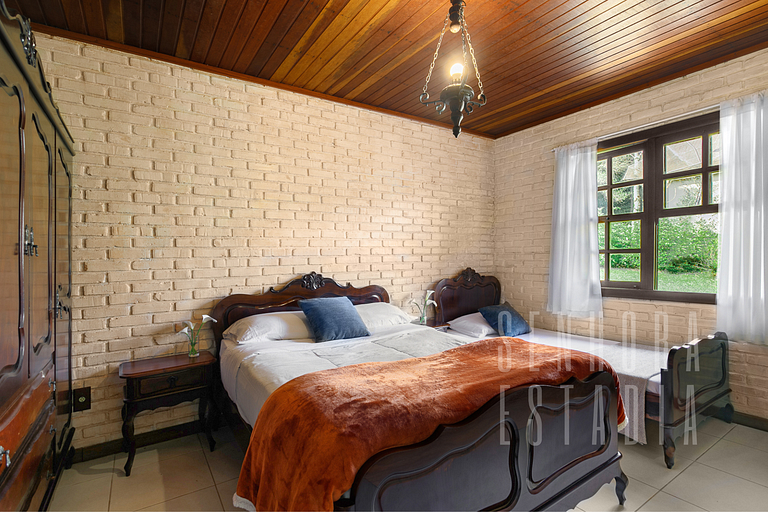 Casa Merlot con Chimenea, Cancha y Vista al Lago