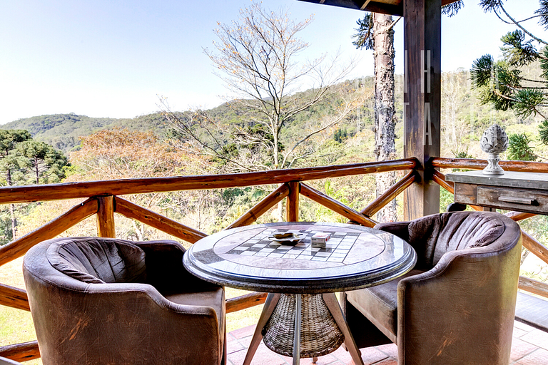 Mansión de la Emperatriz: Termas y Naturaleza