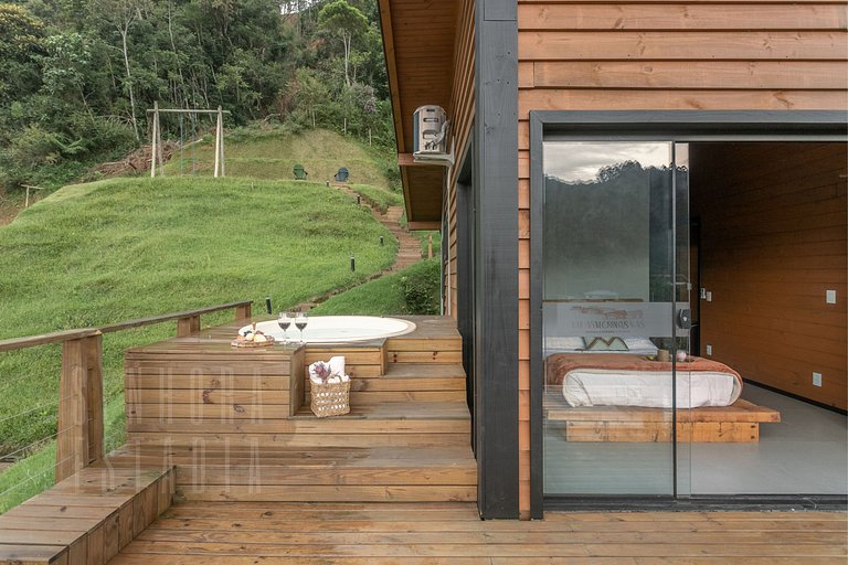 Lakeside Cabin - Villas Mornas: Nature, Jacuzzi