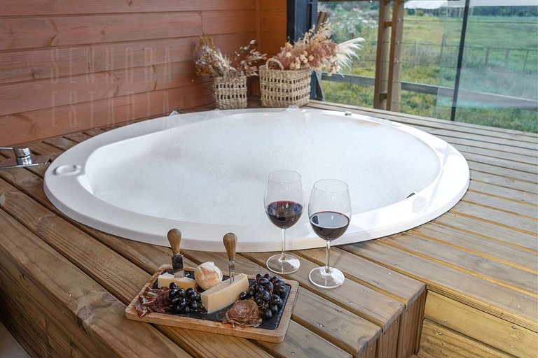 Lakeside Cabin - Villas Mornas: Nature, Jacuzzi