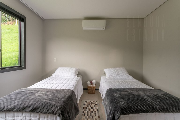 Villas Mornas CabaneMontagne Jacuzzi, Beach Tennis