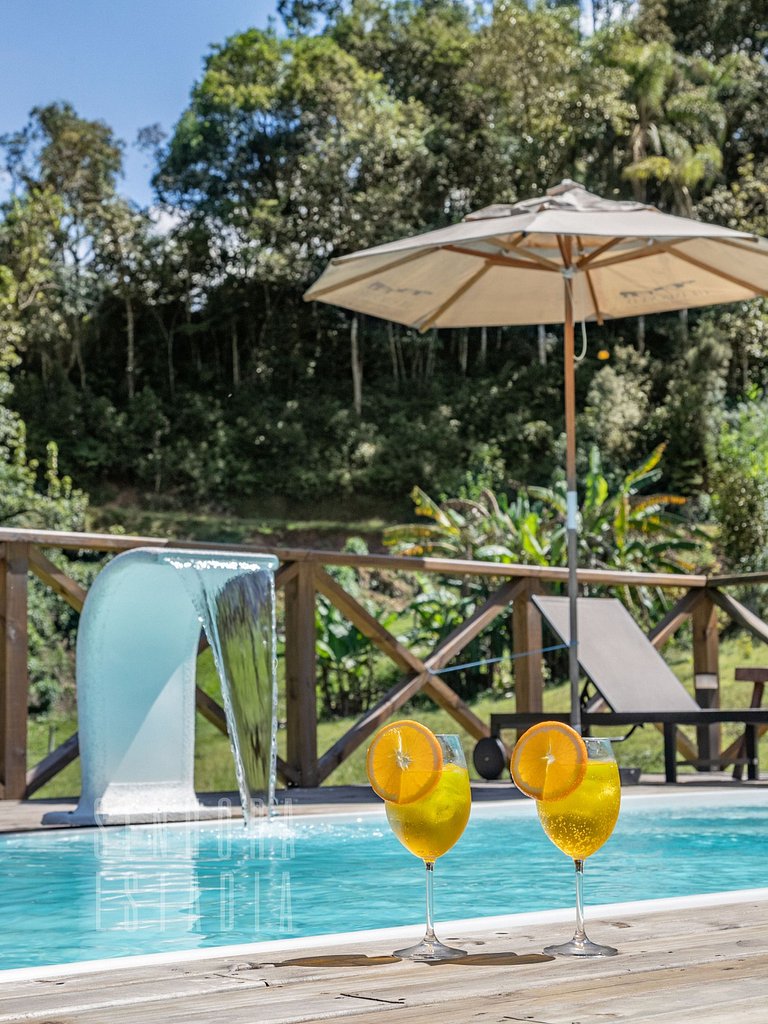 Villas Mornas CabaneMontagne Jacuzzi, Beach Tennis