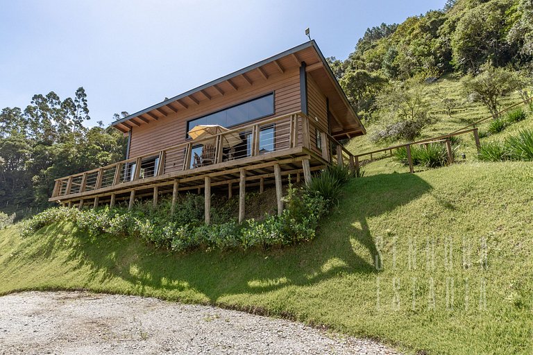 Paraíso de Verano: Jacuzzi, Piscina y Confort
