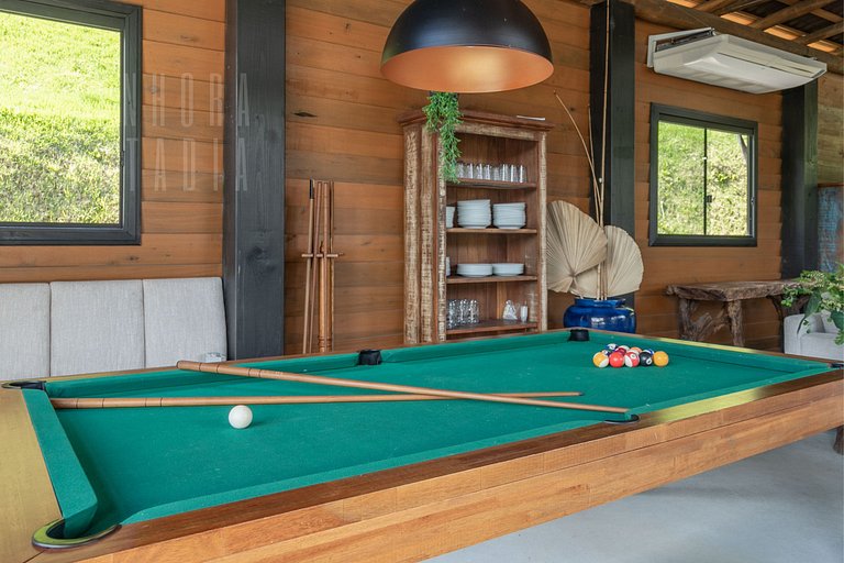 Summer Paradise: Jacuzzi, Pool, and Comfort