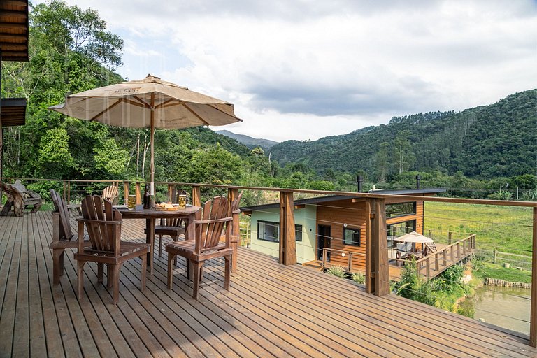 Summer Paradise: Jacuzzi, Pool, and Comfort