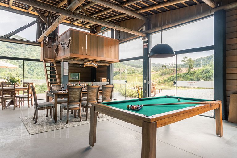 Paraíso de Verano: Jacuzzi, Piscina y Confort