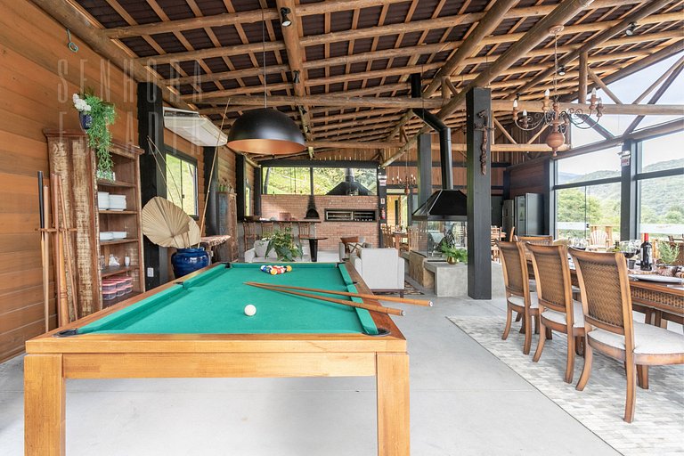 Paraíso de Verano: Jacuzzi, Piscina y Confort