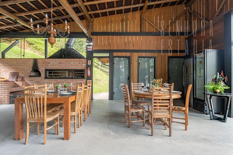 Paraíso de Verano: Jacuzzi, Piscina y Confort