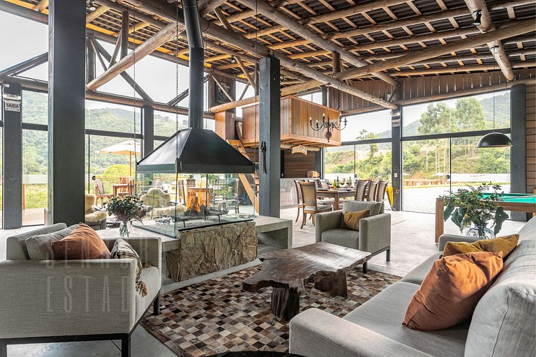 Paraíso de Verano: Jacuzzi, Piscina y Confort