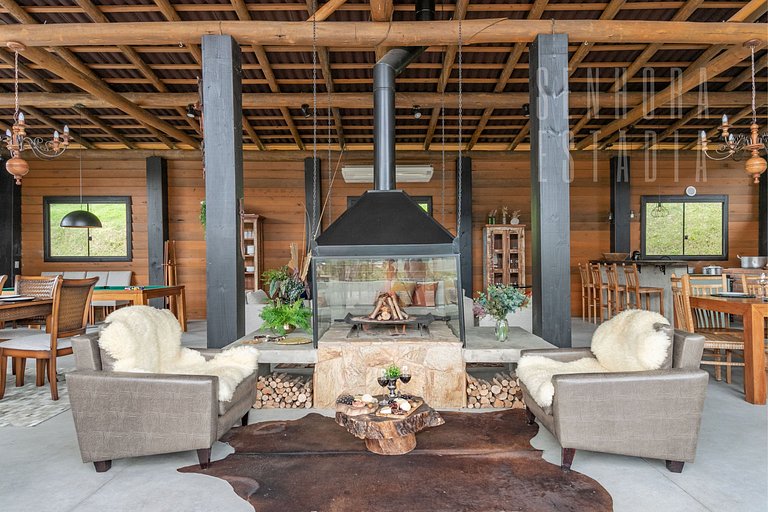 Summer Paradise: Jacuzzi, Pool, and Comfort