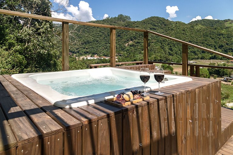 Paraíso de Verano: Jacuzzi, Piscina y Confort