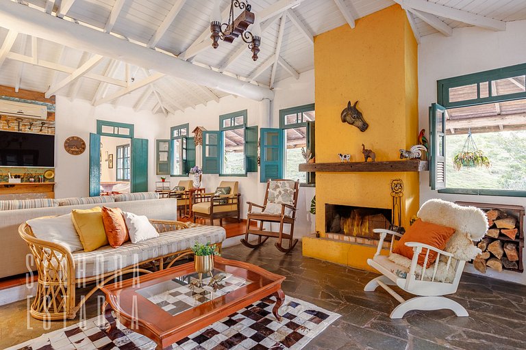 Alpen Ville Farmhouse with Unforgettable Pool