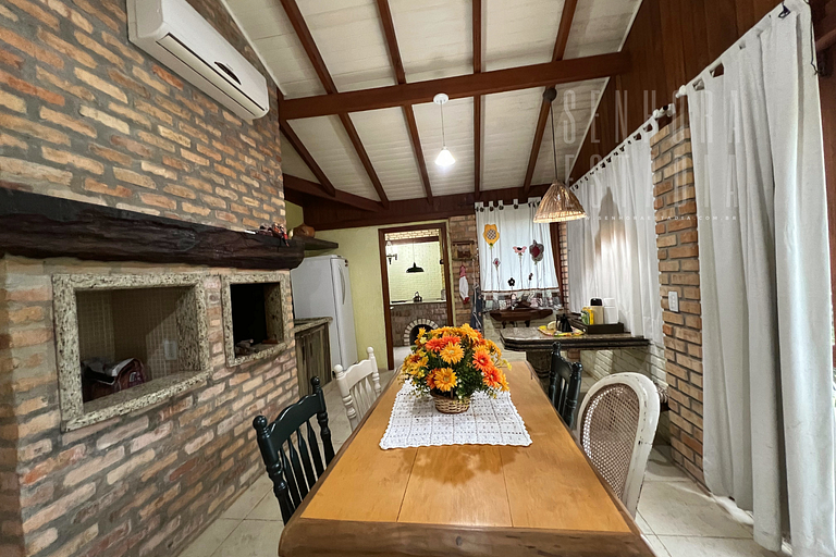 Casa Merlot with Fireplace, Court and Lake View