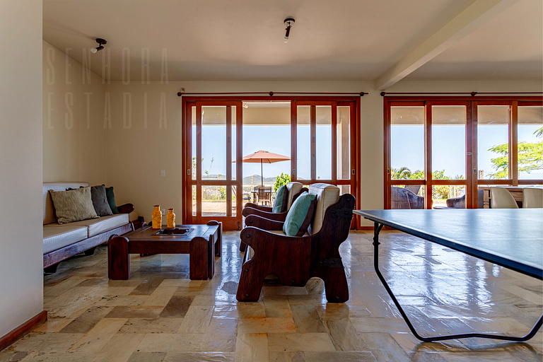 Hermosa Mansión con Jacuzzi y Vista a la Laguna