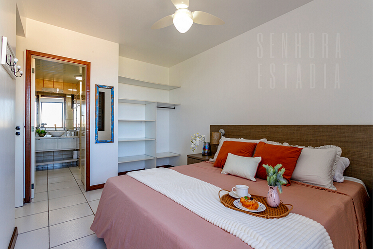 Wonderful View: Beachfront Apartment