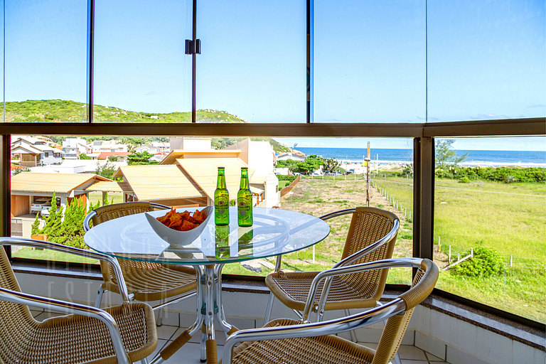 Vista Maravilhosa: Apartamento à Beira-Mar