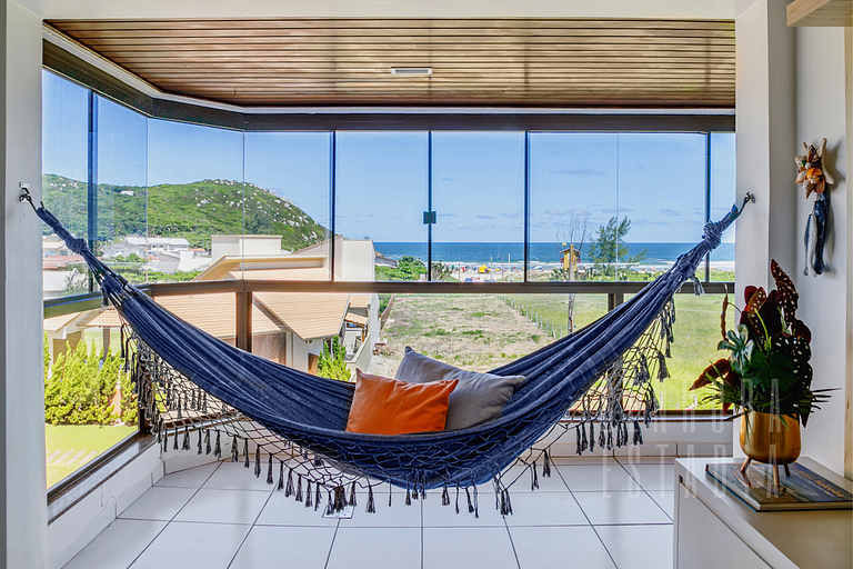 Vista Maravilhosa: Apartamento à Beira-Mar