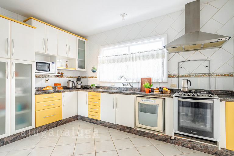 Dream House - 500m from the beach with pool