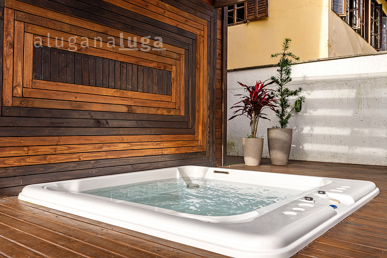 Ogram House - Casa com jacuzzi á 2min da praia