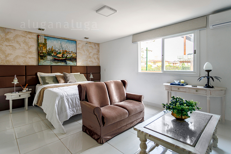 Refúgio Exclusivo em Jurerê: Luxo com Piscina