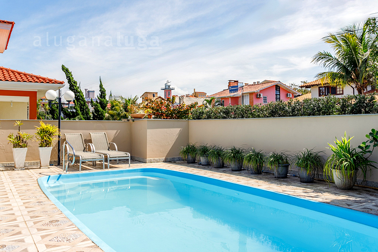 Refúgio Exclusivo em Jurerê: Luxo com Piscina
