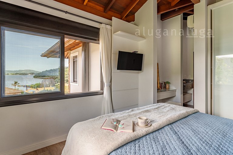 Panoramic Lakeview Retreat