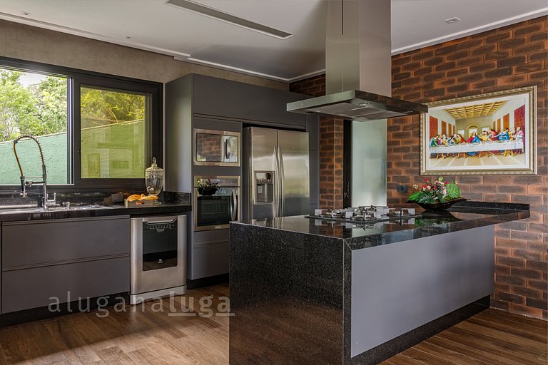 Panoramic Lakeview Retreat