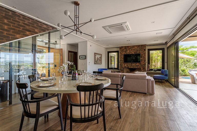 Panoramic Lakeview Retreat