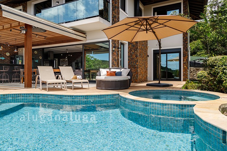 Panoramic Lakeview Retreat