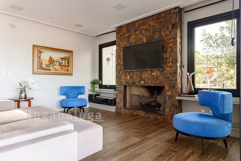 Panoramic Lakeview Retreat