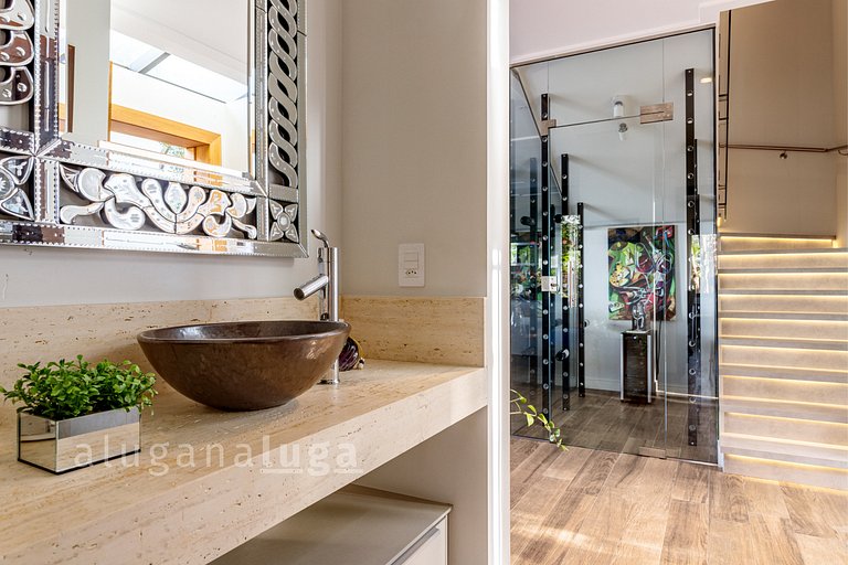 Panoramic Lakeview Retreat