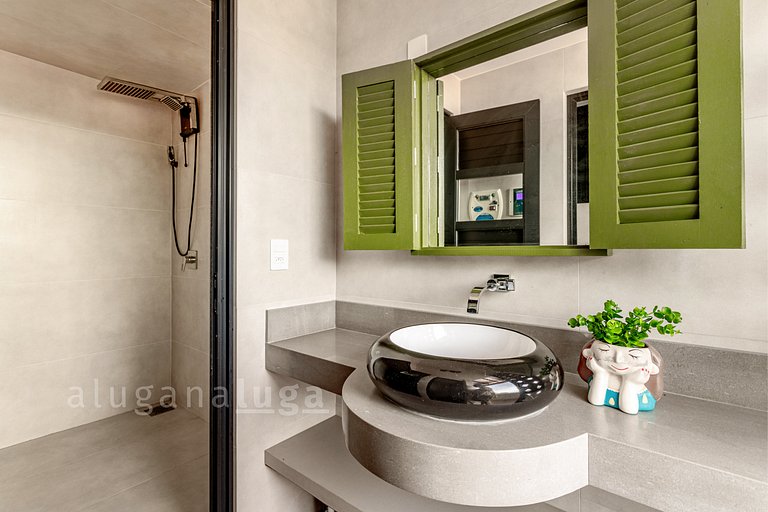 Panoramic Lakeview Retreat