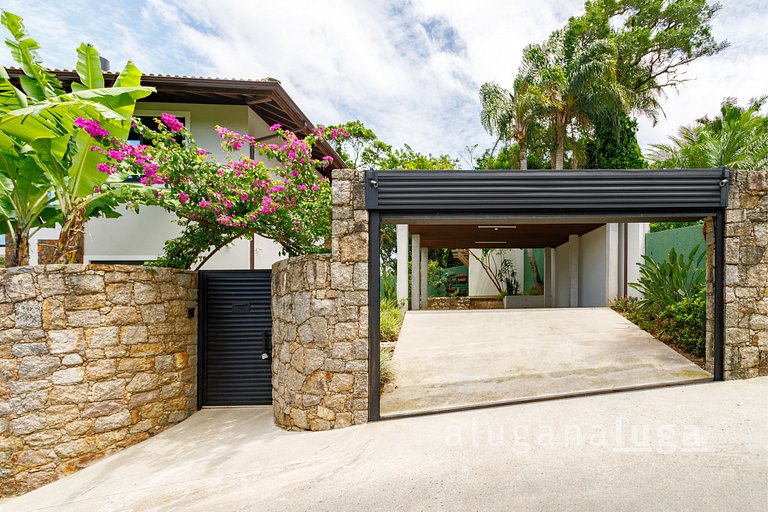 Panoramic Lakeview Retreat