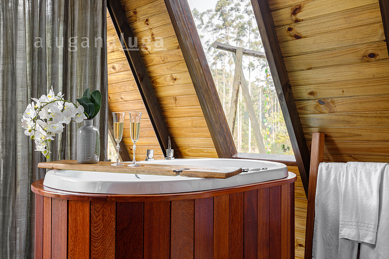 Alcantara Chalet - With Jacuzzi and View