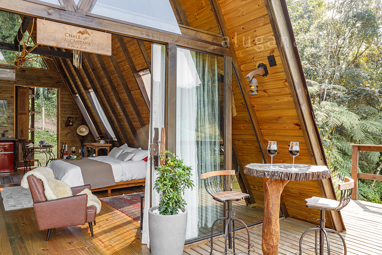 Alcantara Chalet - With Jacuzzi and View