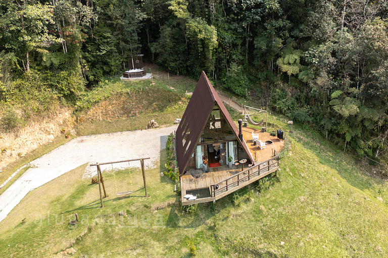 Alcantara Chalet - With Jacuzzi and View