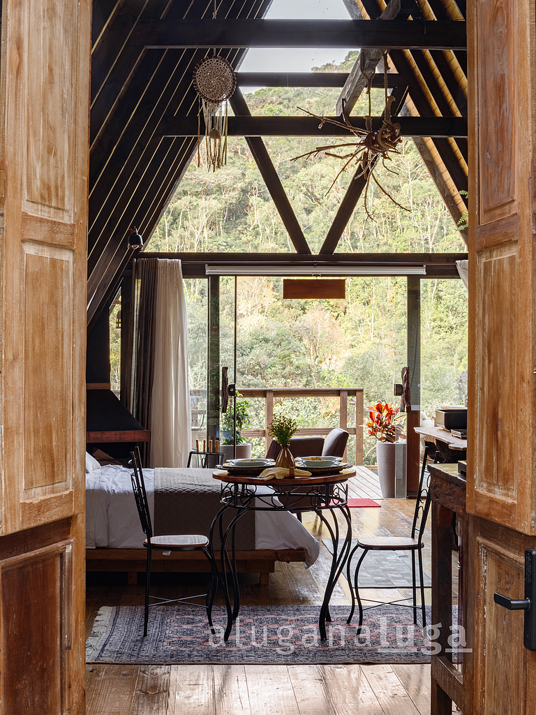 Alcantara Chalet - With Jacuzzi and View