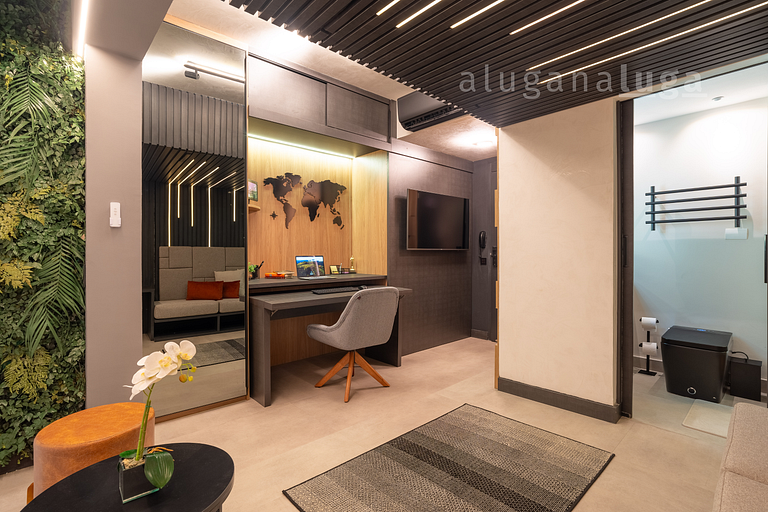 FreeOff Studio: Tech Oasis in São Paulo