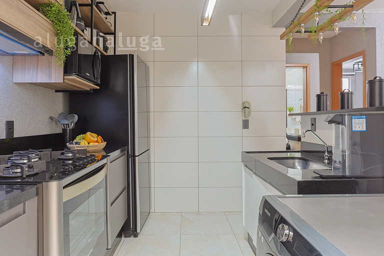 Quarto confortável em condomínio bem localizado