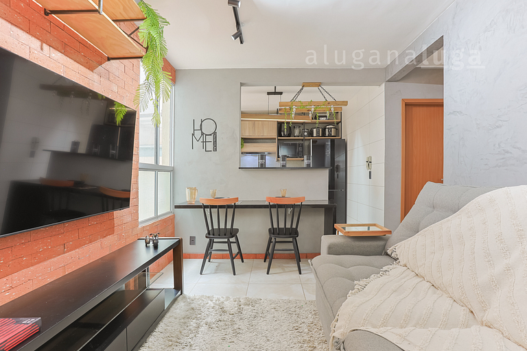 Quarto confortável em condomínio bem localizado