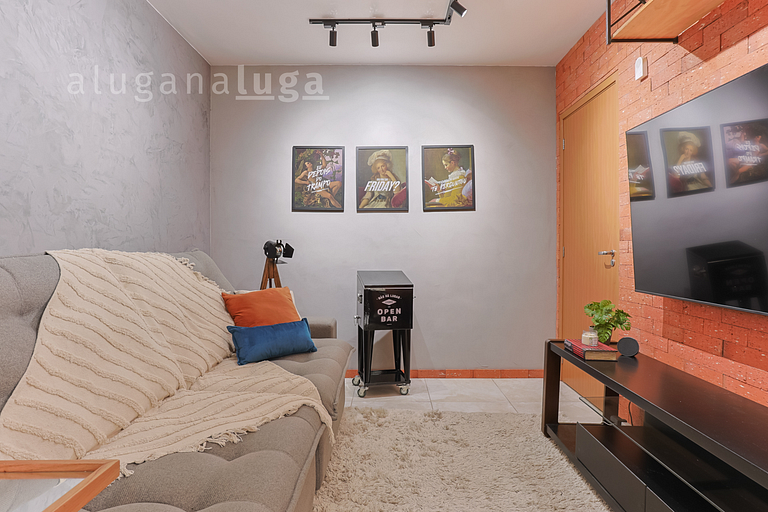 Quarto confortável em condomínio bem localizado
