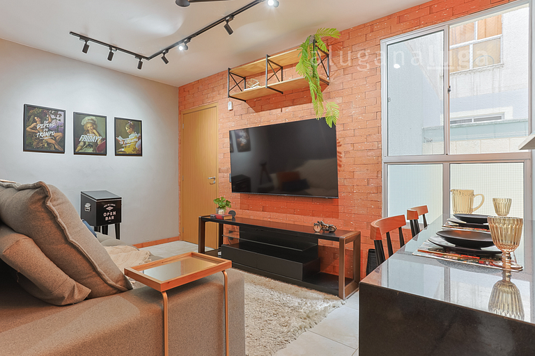 Quarto confortável em condomínio bem localizado